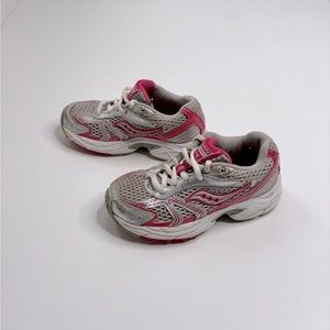 Saucony Kids Size 11 Cohesion 4 Grey and Pink Tennis Running Shoe